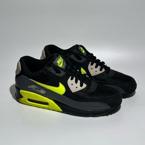 Nike Air Max 90 Volt US11 (Rare)